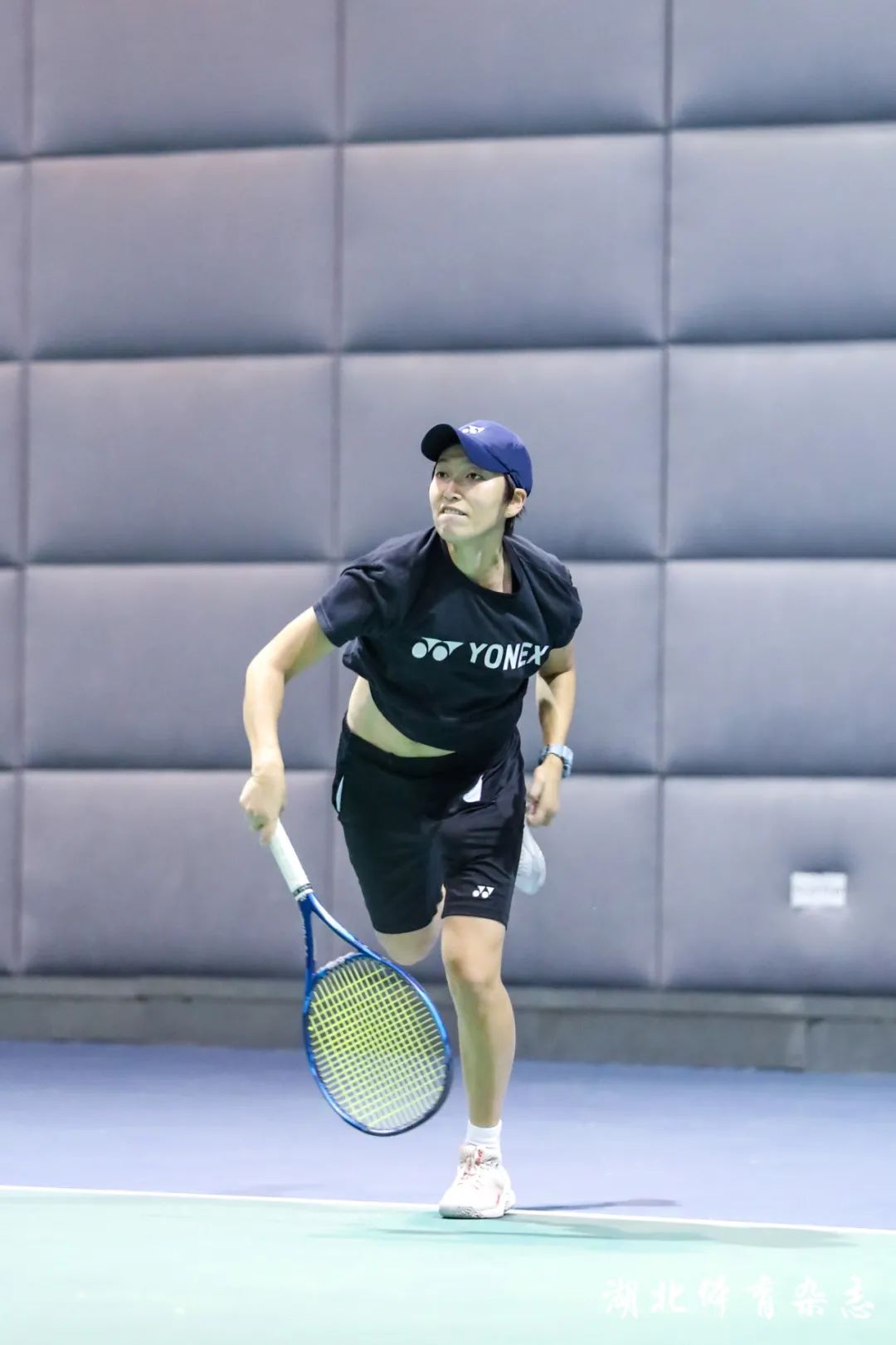 他似乎陷入 他似乎陷入