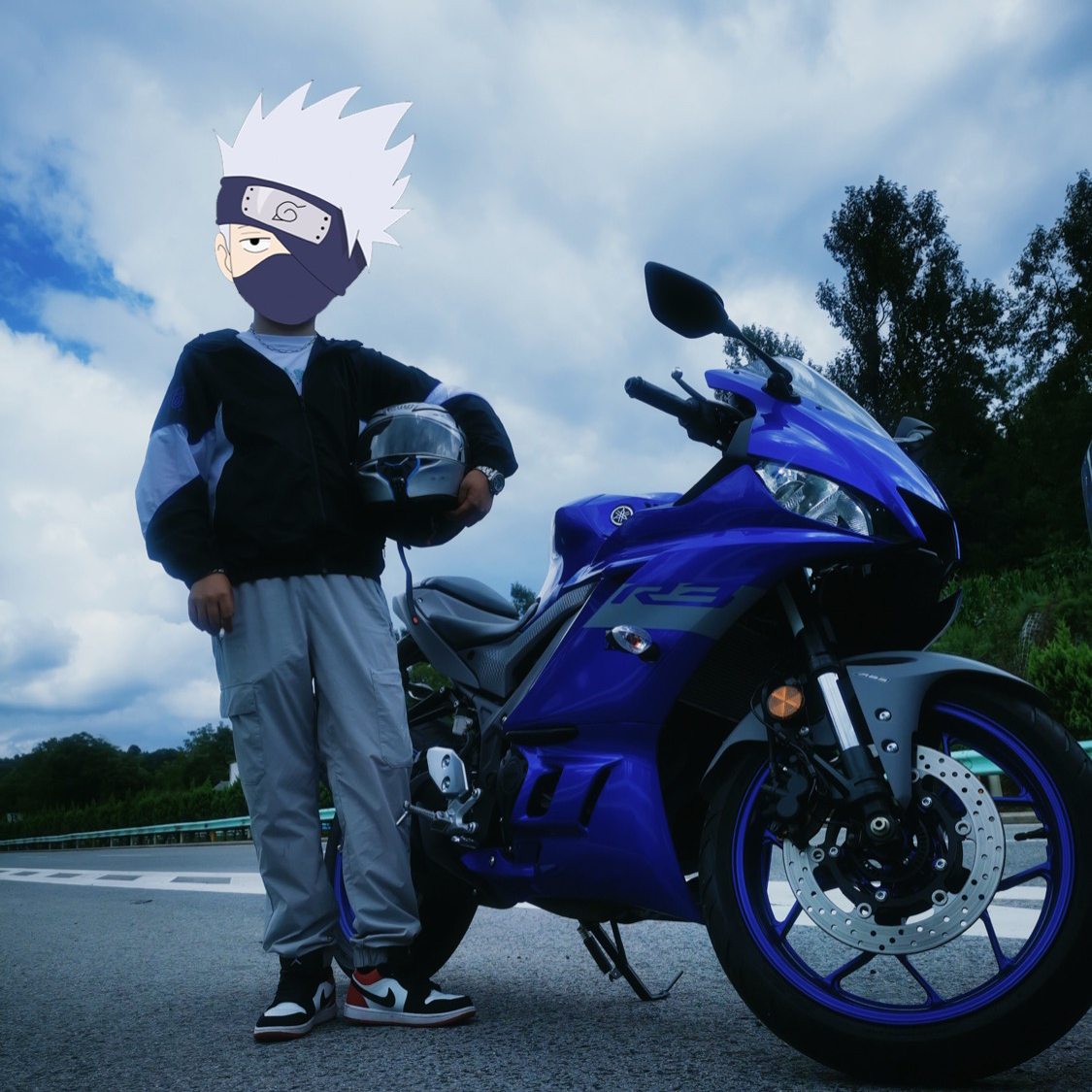 通过紧密的 通过紧密的