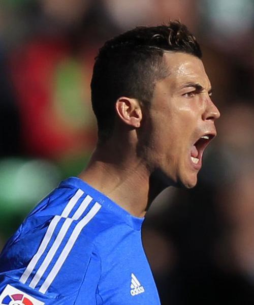 小角度射门 小角度射门