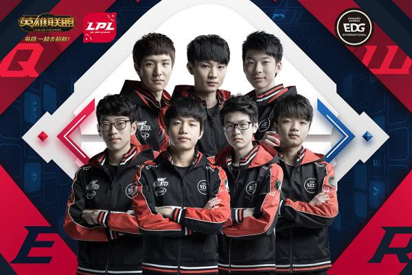 入场前的舆 入场前的舆